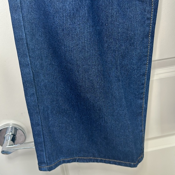 Denim pants set with elastic at the back of the pants and gold buttons - Picture 4 of 7